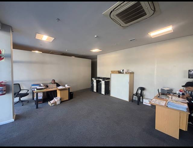 1,154M² WAREHOUSE TO LET IN AIRPORT INDUSTRIA